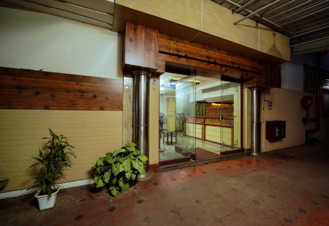 Hotel Oneiro Thrissur Luaran gambar